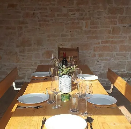 Macini Vila Modrusani