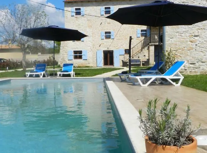 Vila Macini Modrusani